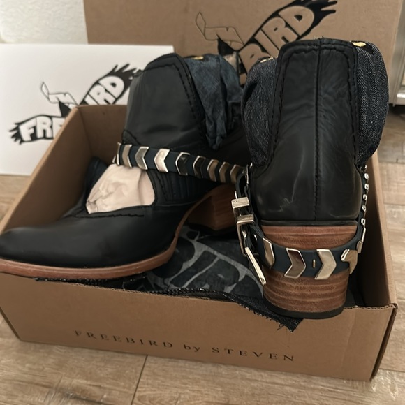 Freebird Navy Blade Leather Boots size 8- Original Box - Picture 9 of 13